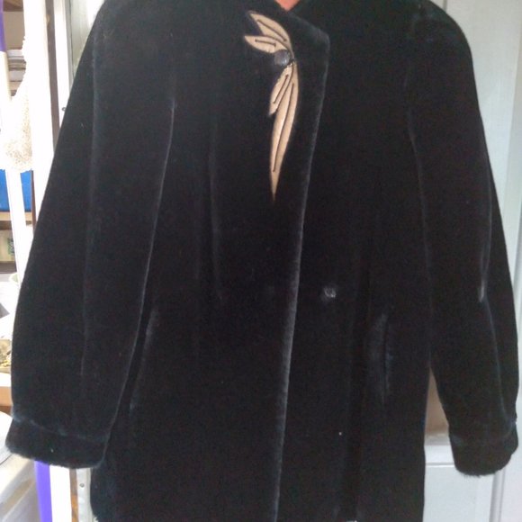 Fur coat - Picture 1 of 2